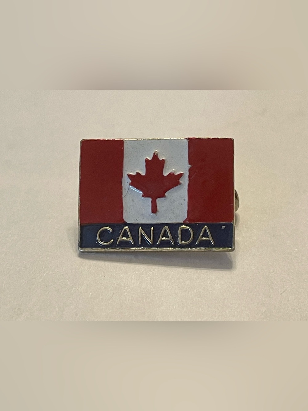 Vintage Enamel Canada PIN #6791